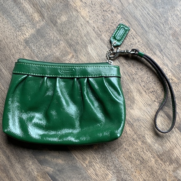 Coach Green Patent Leather Clutch Wristlet - Picture 3 of 12